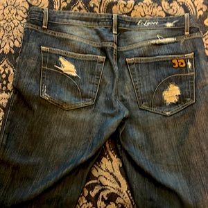 Joes distressed jeans. Size 26.